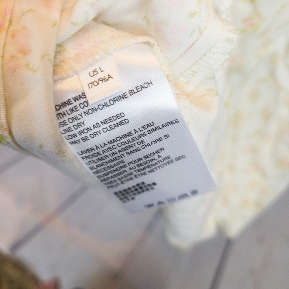 Urban Outfitters Floral Dress - Picture 5 of 6